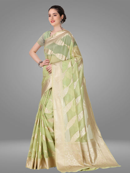 Pista Banarasi Jacquard Saree With Blouse Piece