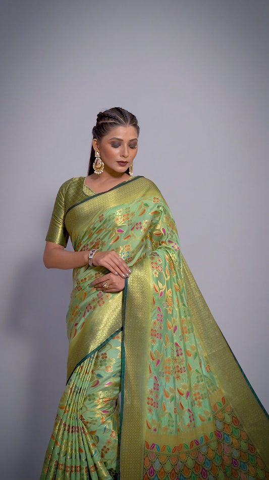 Green Banarasi Jacquard Saree With Blouse Piece